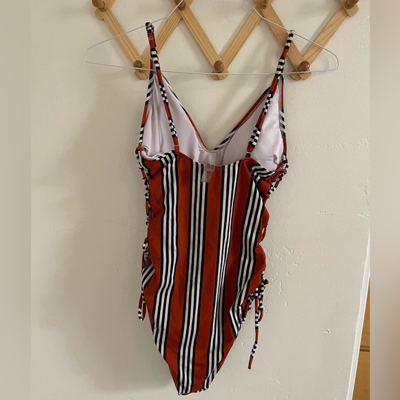 Cupshe One Piece Striped Swimsuit Medium Tie Strings on Both Sides - Picture 4 of 5